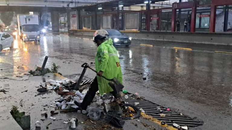 Gracias a limpieza preventiva, Ecatepec evita inundaciones tras fuerte lluvia y activa el Operativo Tormenta