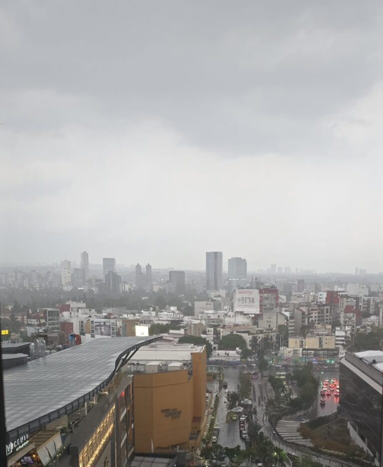 Se pronostica ambiente caluroso y lluvias fuertes por la tarde en varios estados