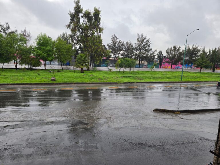 Se mantiene Alerta Roja por lluvias fuertes en CDMX: SGIRPC pide extremar precauciones