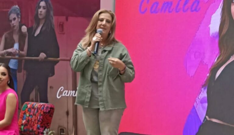 La Diputada Marilyn Ballestero Preside Desfile de Candidatas a Reina de la Feria de Teziutlán 2025