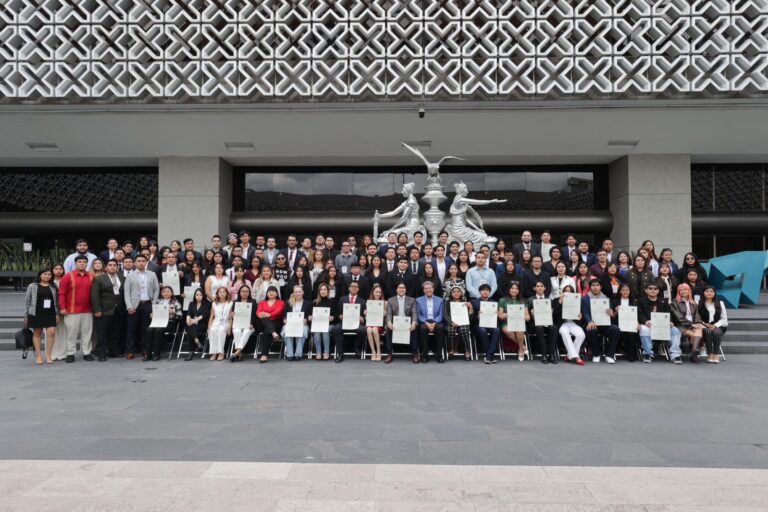 Las y los jóvenes “son la clave para continuar el proceso de transformación que vive México”: Monreal