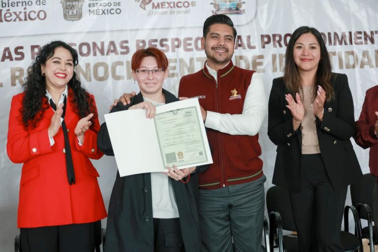 Aquí nadie tiene que esconder quién es: Adolfo Cerqueda