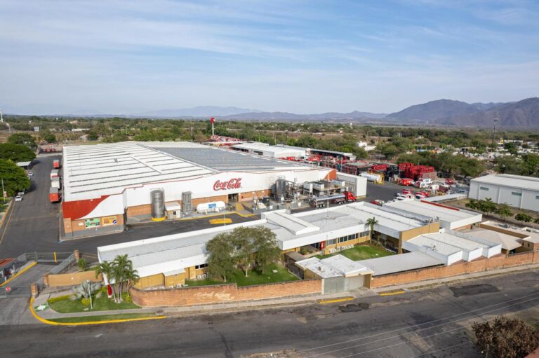 Coca-Cola FEMSA impulsa el futuro sostenible con acciones ambientales en LATAM