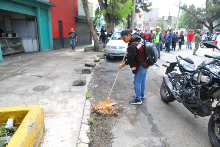Cuesta mucho trabajo, pero los vecinos están conscientes de que debemos seguir sumando esfuerzos para ordenar Ecatepec: Azucena Cisneros