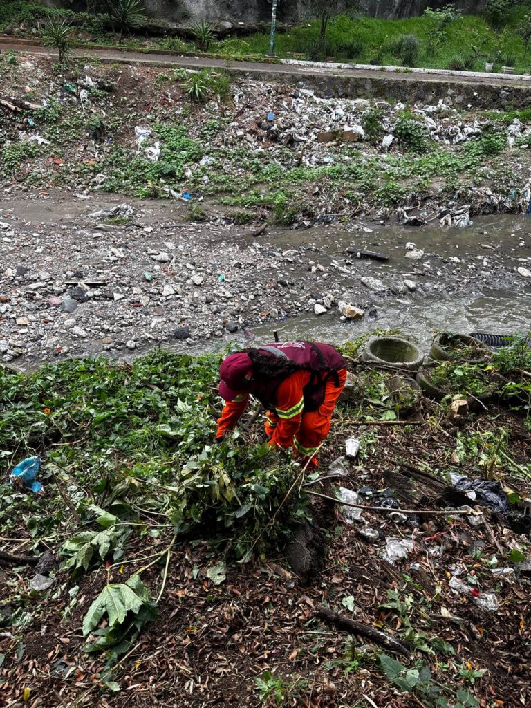 Atienden riesgo de desbordamiento en Presa Becerra