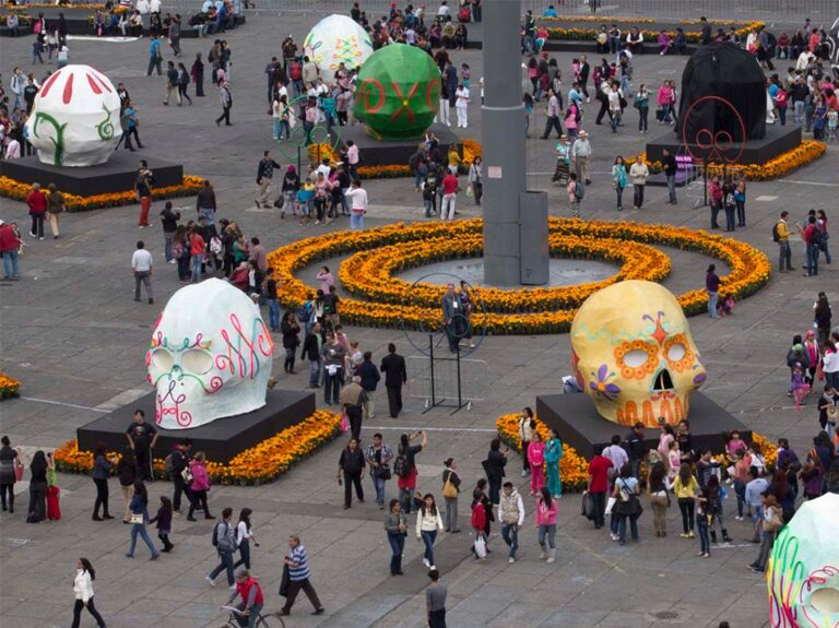Abren convocatoria para diseñar la Ofrenda Monumental del Zócalo 2025