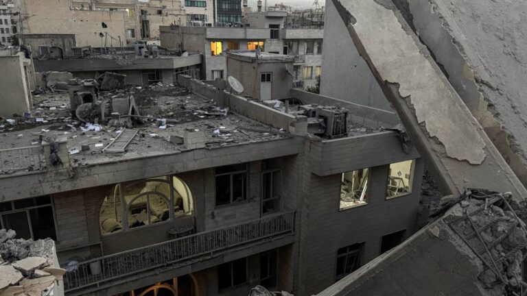 Israel afirma que eliminó a nueve científicos nucleares iraníes en ataques del viernes