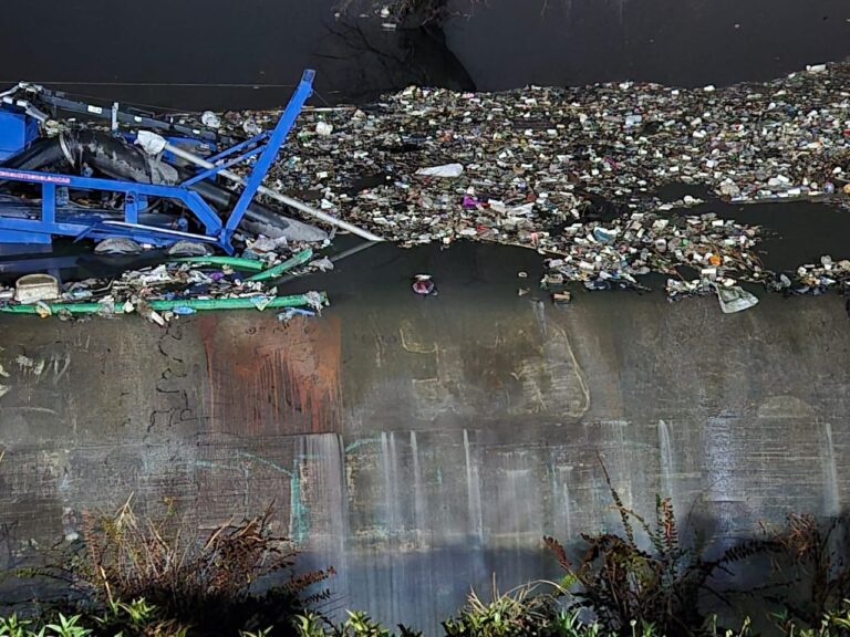 Presa Los Cuartos libera agua de forma controlada tras lluvias intensas en Naucalpan