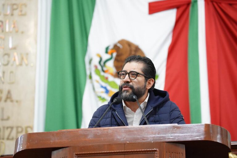 Reformas para garantizar derechos de cuidado en la administración pública de CDMX: Royfid Torres