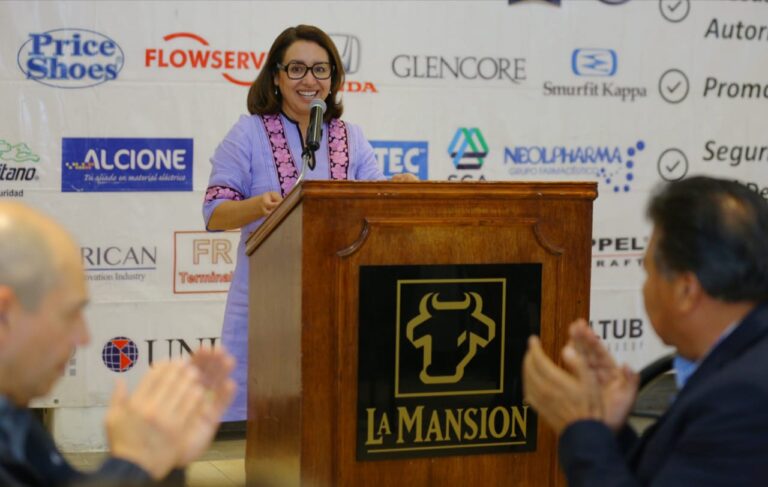 El sector empresarial es el motor de Ecatepec, vamos a facilitar su crecimiento con honestidad y trabajo conjunto: Azucena Cisneros Coss