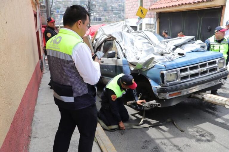 Retiran vehículos abandonados en Álvaro Obregón para mejorar la seguridad y liberar vialidades