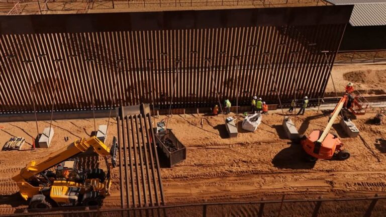 Reforzamiento fronterizo: levantan 11 km de muro más alto en EE. UU.