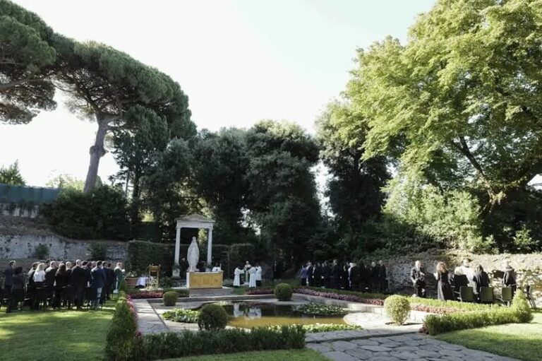 El papa León XIV recibe a Zelenski en Castel Gandolfo