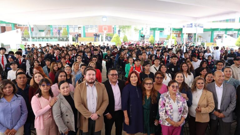 Queremos que los jóvenes estudien aquí, sin tener que ir a otro municipio: Rosi Wong