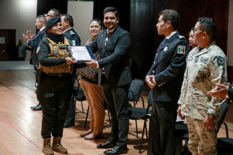 Nuestros policías son ejemplo de compromiso y resiliencia, reconocidos más allá de Neza: Adolfo Cerqueda Rebollo