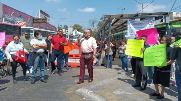 Liberan comerciantes vialidades tras protesta contra ‘abastos populares’