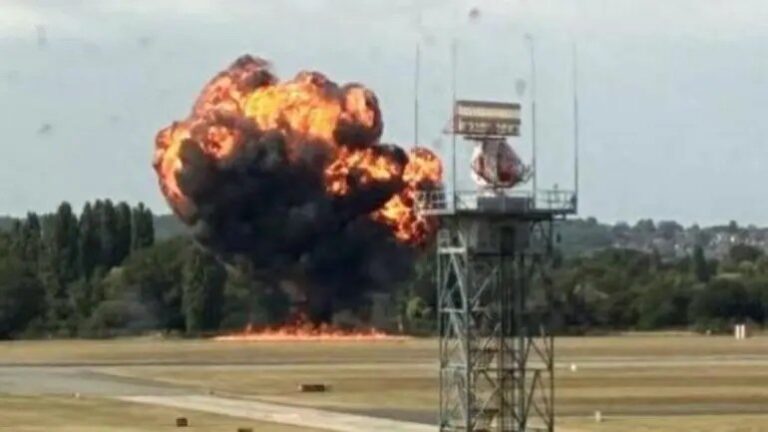Avioneta se estrella en el aeropuerto inglés de Southend; se desconocen víctimas