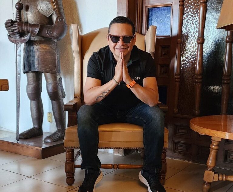 Adán Sámano Regresa al lunario para cantar al amor eterno en su cuarto concierto en este recinto