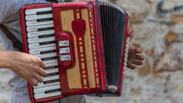 ¿Quién es Betillo Guerrero, el cantante que presuntamente fue detenido en Chiapas y es relacionado con el Cártel de Sinaloa?
