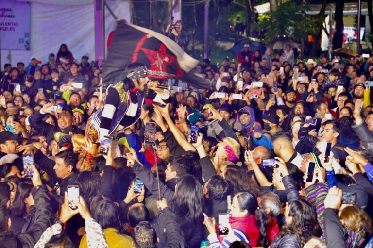 Víctimas del Doctor Cerebro encienden el escenario en la Feria de las Flores 2025