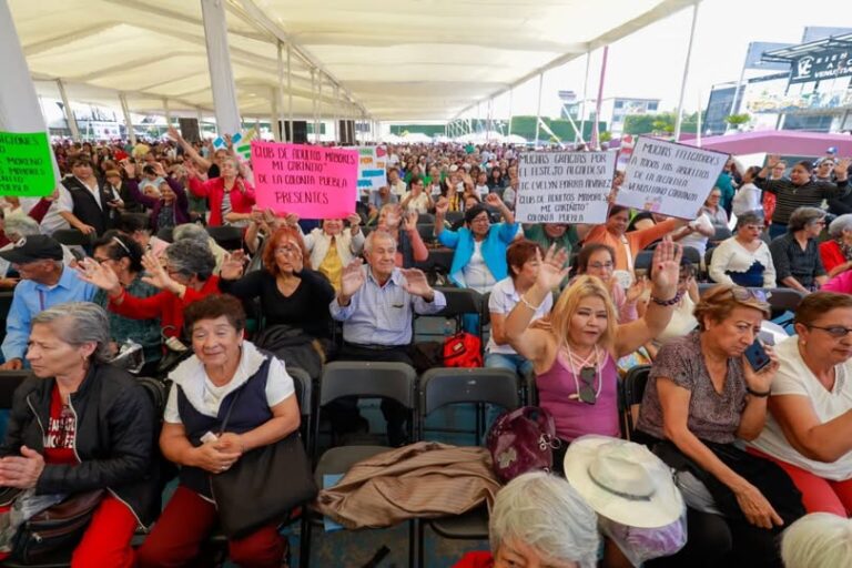En Venustiano Carranza, ustedes son un pilar fundamental de nuestro tejido social: Evelyn Parra