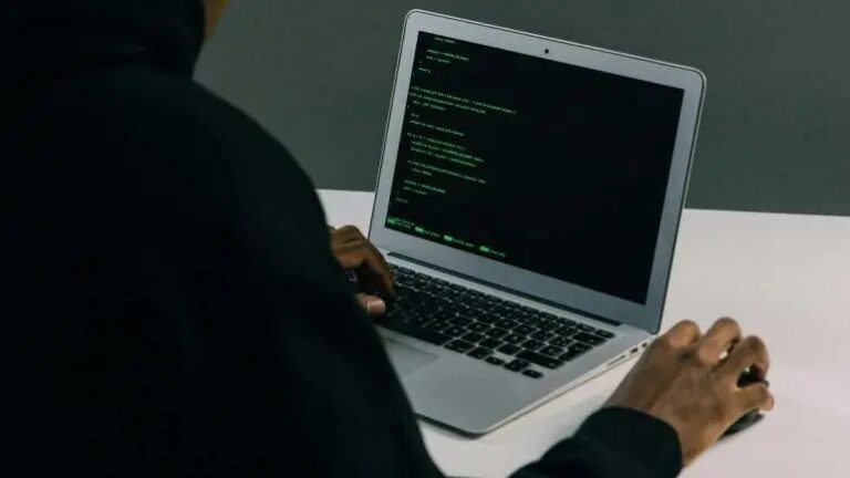 Indautor respalda fallo: obras creadas con inteligencia artificial no tendrán derechos de autor