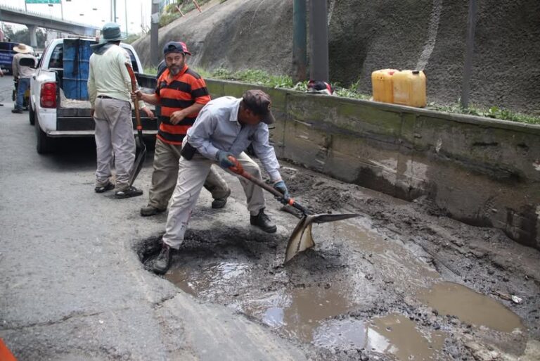 Bacheo en la autopista México-Querétaro mejora tránsito y seguridad en Cuautitlán Izcalli
