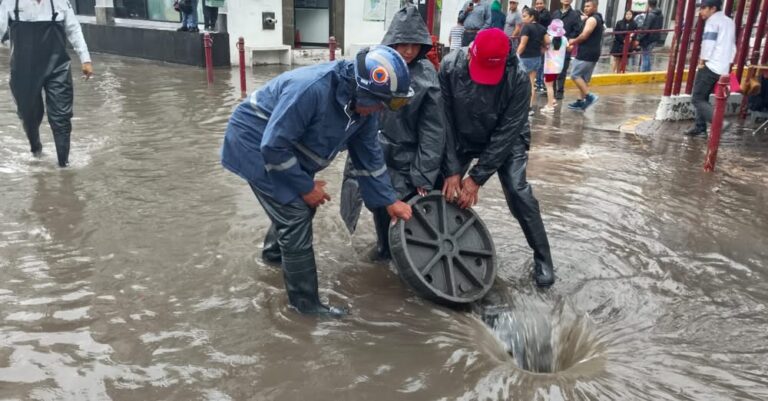 Activan “Operativo Tormenta” para atender encharcamientos tras intensa lluvia en Ecatepec