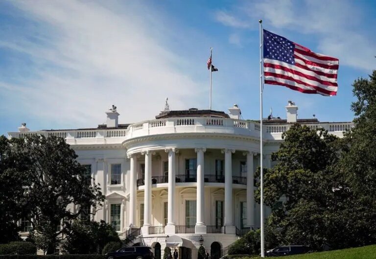 Donald Trump anuncia expansión de la Casa Blanca con salón de baile millonario