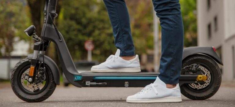 Peatones primero: Congreso de CDMX aprueba reformas a Ley de Movilidad para regular scooters y bicis eléctricas