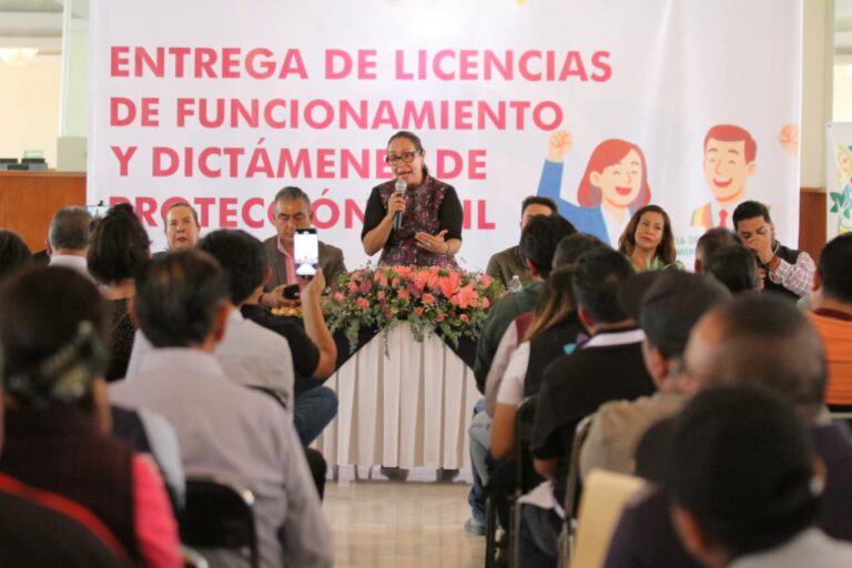 Hoy es un buen día porque estamos recuperando la institucionalidad: Azucena Cisneros
