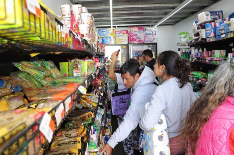 🛒 “El Súper Móvil” del ISSSTE llega a Álvaro Obregón para apoyar la economía familiar con canasta básica a precios accesibles