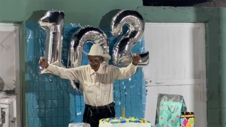 El “Tío”, habitante más longevo de Monclova, festeja sus 102 años