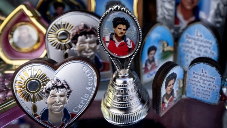 Canonizan a Carlo Acutis, primer santo millennial