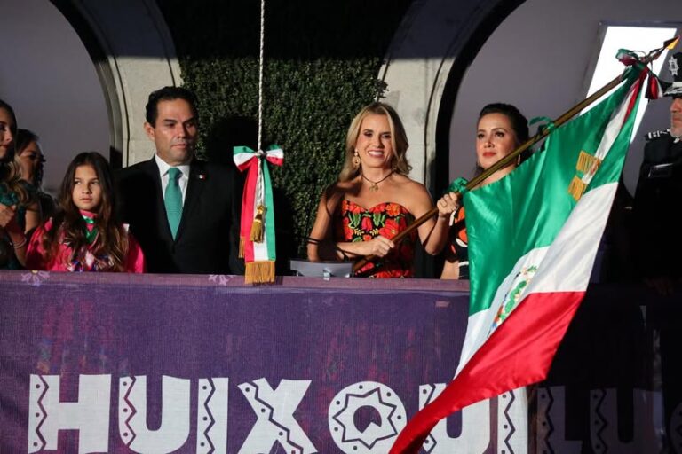 Romina Contreras reúne a más de 20 mil personas en Huixquilucan durante el Grito de Independencia 2025