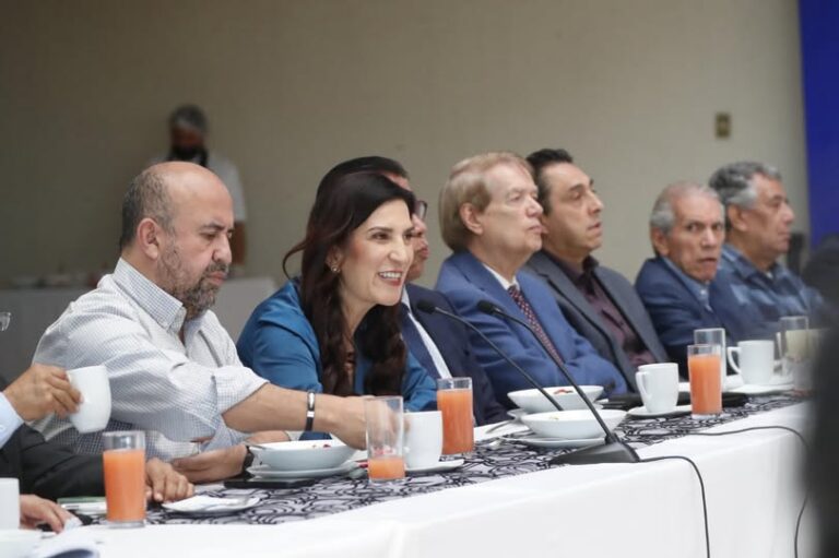 Se trabajará para que la Cámara de Diputados sea una caja transparente de todo lo que se haga: Kenia López