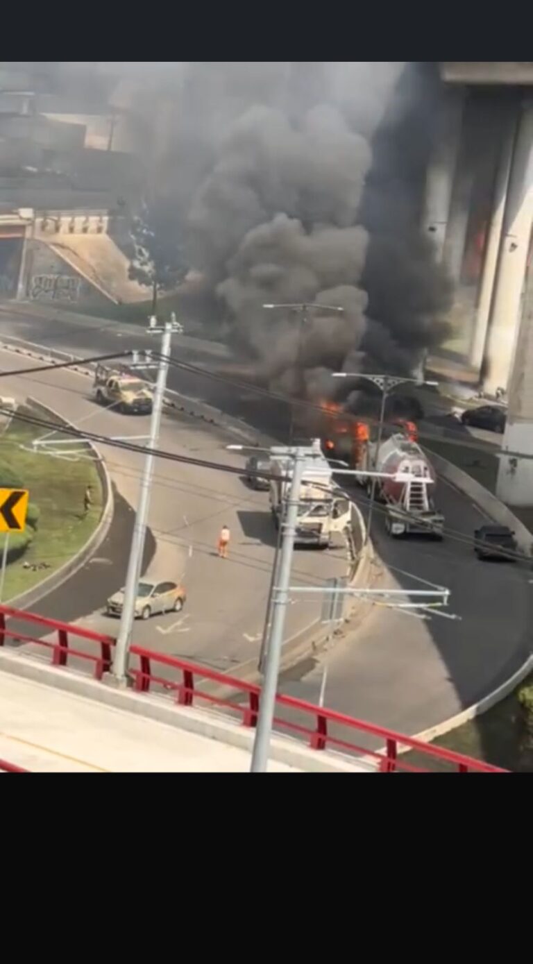Explosión de tres pipas de gas en Puente La Concordia deja heridos y daños a más de 10 vehículos