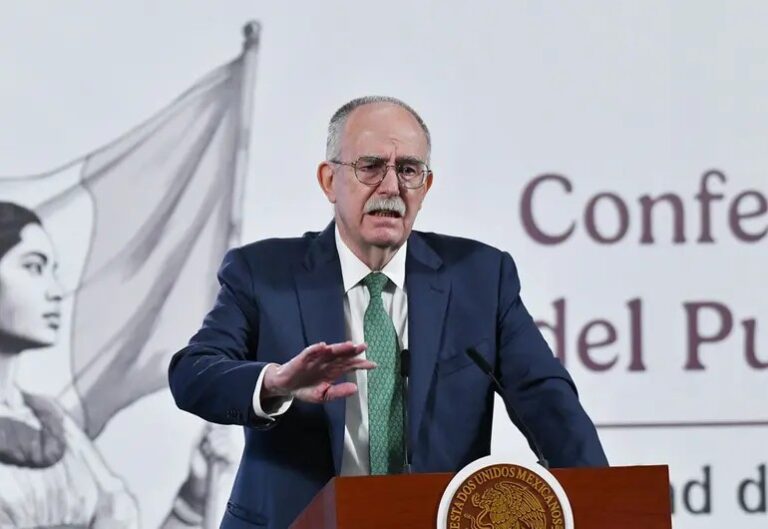 Anuncia gobierno federal decreto para prohibir 35 plaguicidas por ser altamente peligrosos