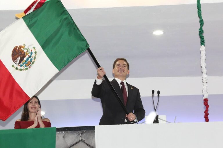 López Casarín da por primera vez el Grito de Independencia en Álvaro Obregón ante más de 10 mil asistentes