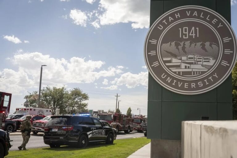 Buscan imputar al asesino de Charlie Kirk por homicidio agravado y obstrucción de justicia