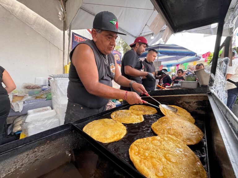 Miles disfrutan de la primera Feria de la Petrolera y el Pulque en Azcapotzalco