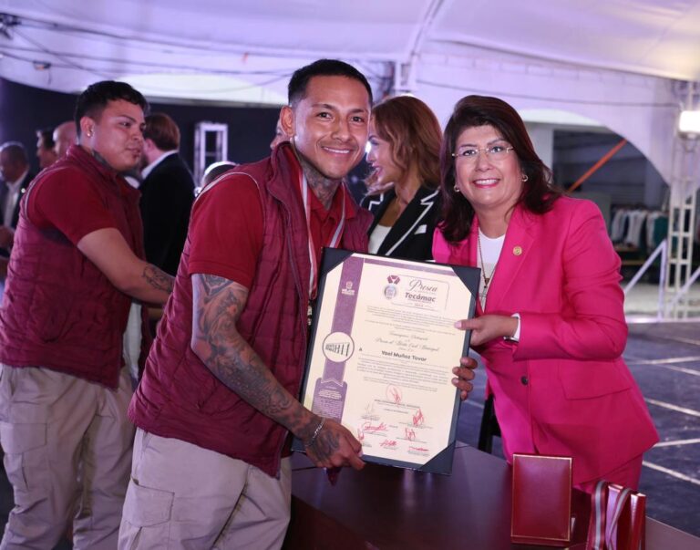 Reconocen a ciudadanos ejemplares con la Presea al Mérito Civil Municipal 2025 en Tecámac