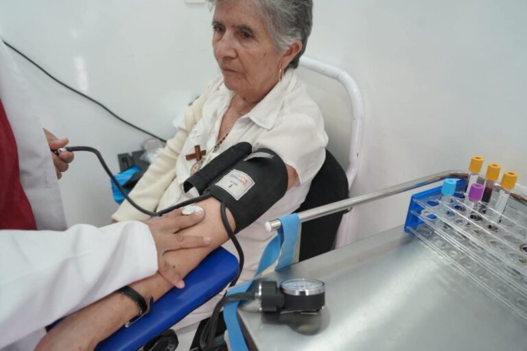 Servicios de salud y apoyos sociales llegan a Tlalnepantla Oriente con “Tú nos importas”