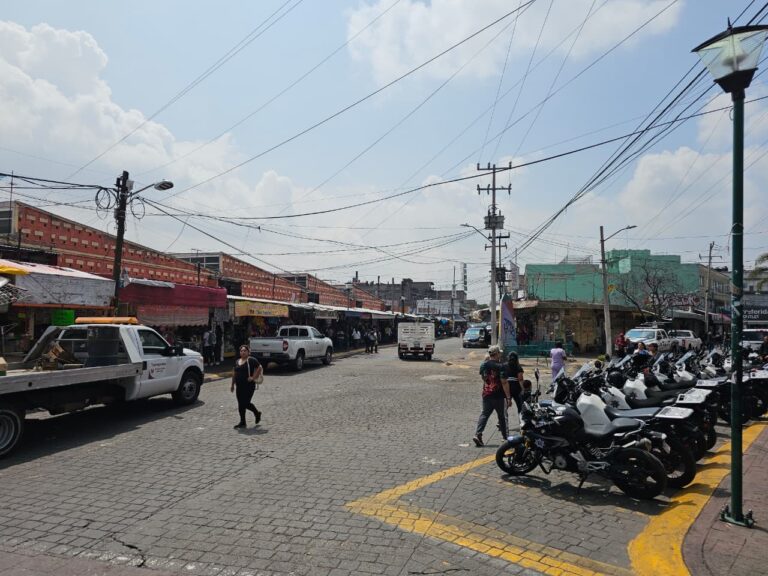 Recuperan espacios públicos y liberan vialidades en Tlalnepantla Centro