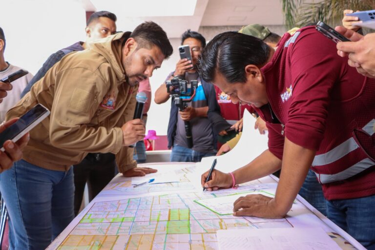 Más de mil 500 servidores públicos apoyan a familias afectadas por lluvias en Nezahualcóyotl