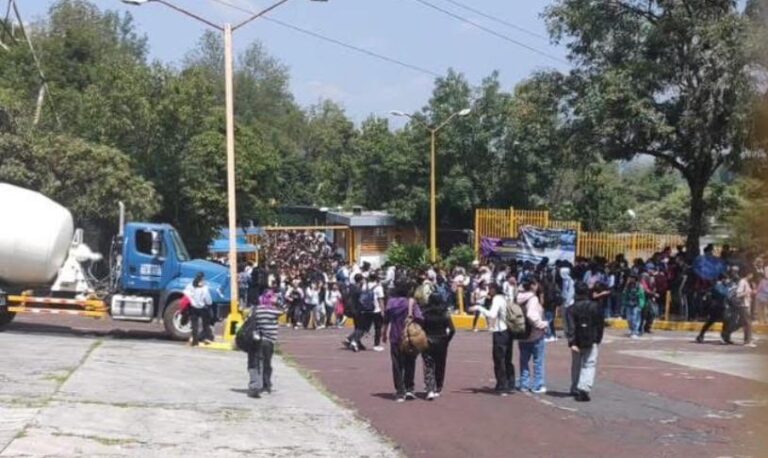 Desalojan CCH Sur de la UNAM tras presunta agresión con arma blanca; suspenden clases en Coyoacán