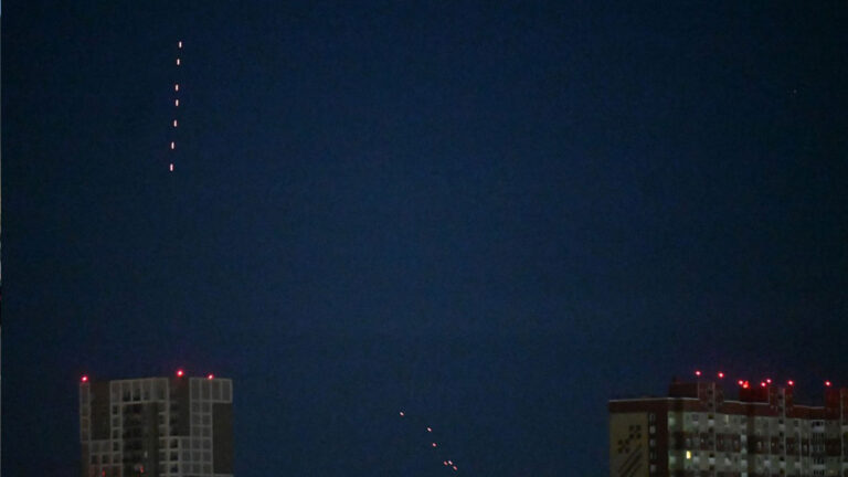 Rusia dispara más de 500 drones y misiles contra Ucrania