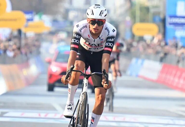 Embestida final del mexicano; Isaac del Toro logra su victoria 16