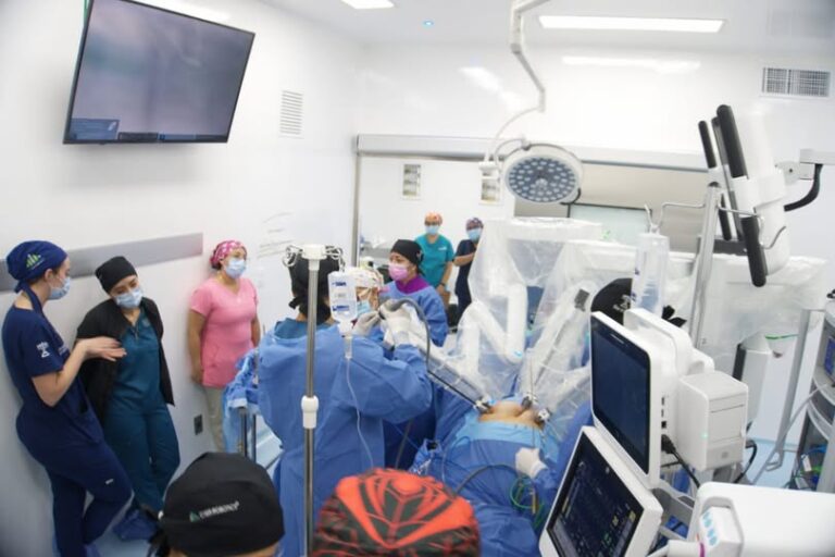 Da Vinci nos permite operar con una precisión nunca antes vista: Félix Octavio Martínez