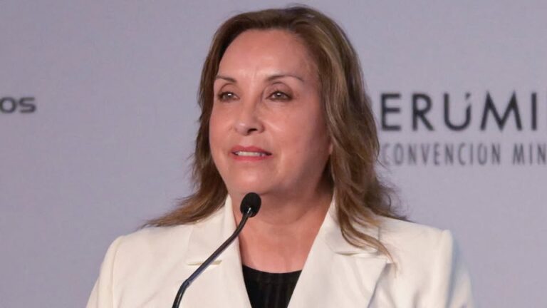 Congreso de Perú destituye a la presidenta Dina Boluarte
